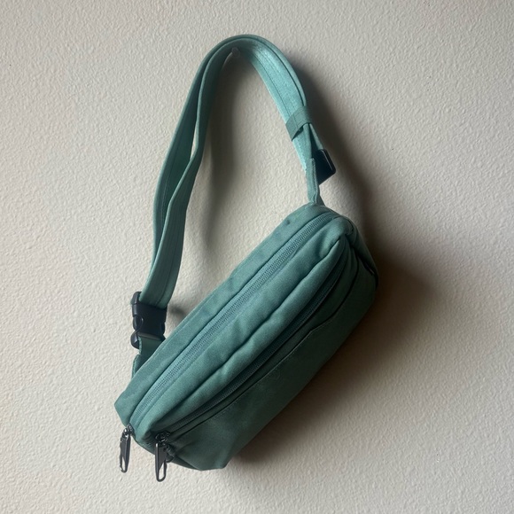 Open Story Anti Theft Green Crossbody Fanny Pack Travel Bag - Picture 2 of 8